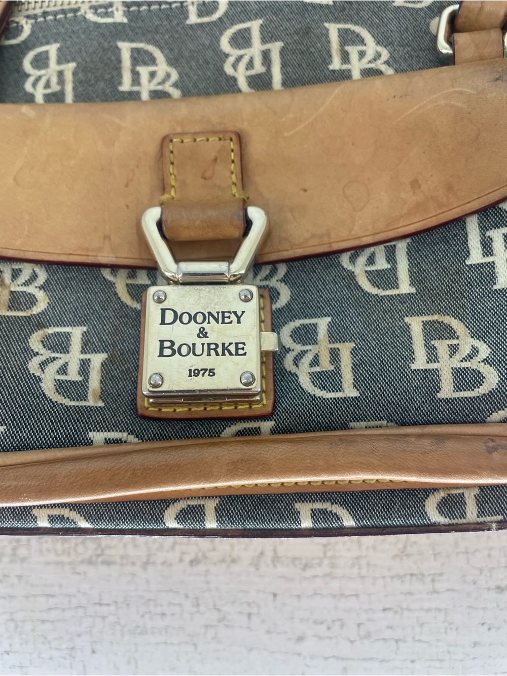 Women's Tan Dooney & Bourke Small Domed Pocket Satchel Bag Top Handle Vintage - Picture 6 of 8